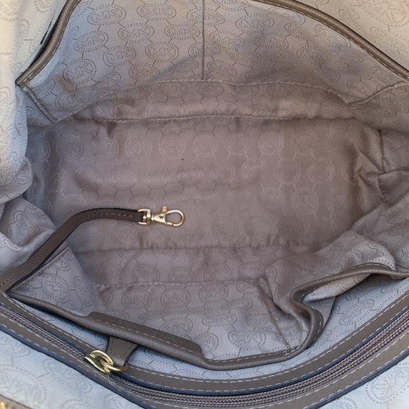 Michael Kors large Charlotte tote saffiano cross grain leather shoulder bag zip - Picture 12 of 15